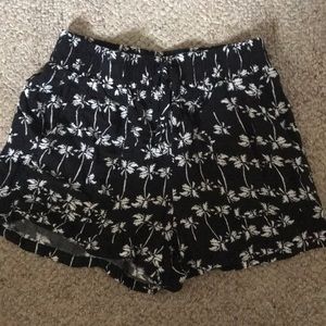 Palm Tree Flowly Shorts